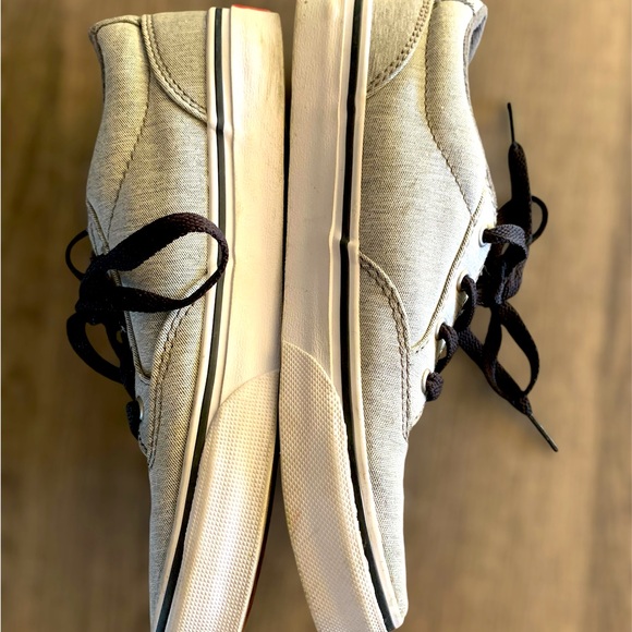 Boys Gray Vans size 3 NWOT - Picture 8 of 8